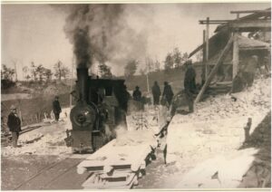 Il Tracciolino con la piccola locomotiva – Archivio Centrale Enel di Farneta