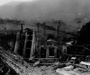 La diga in costruzione – Archivio Centrale Enel di Farneta