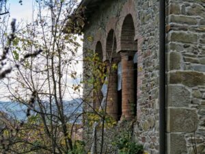 La loggia con le arcate.