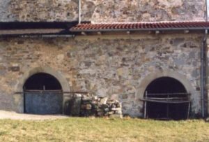 Portali monolitici ad arco XVII secolo